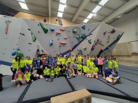 Alegian parte hartu zuten eskalatzaile gazteak.