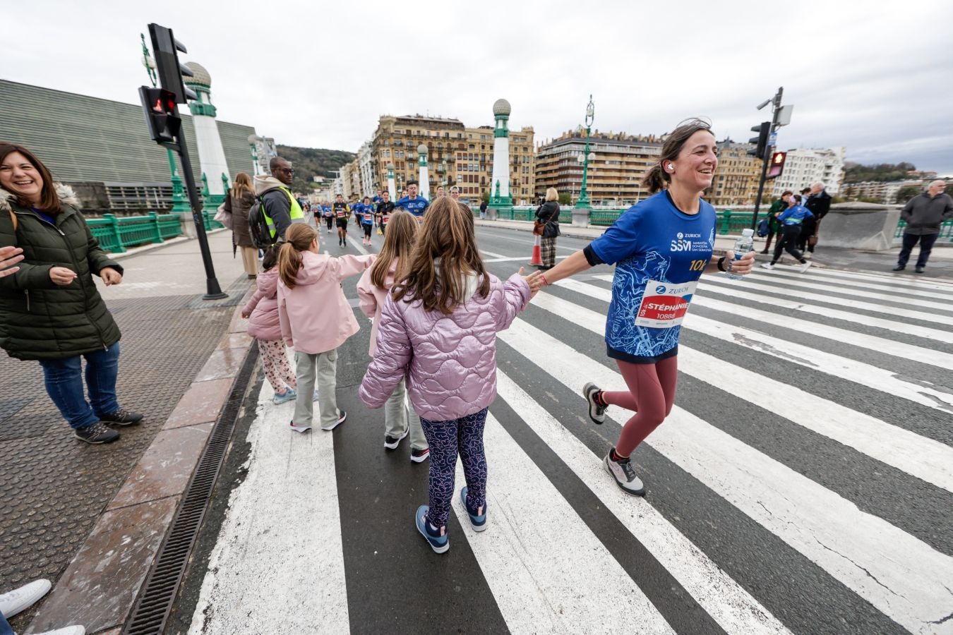 Los 42 kilómetros de la Zurich Maratón, en imágenes