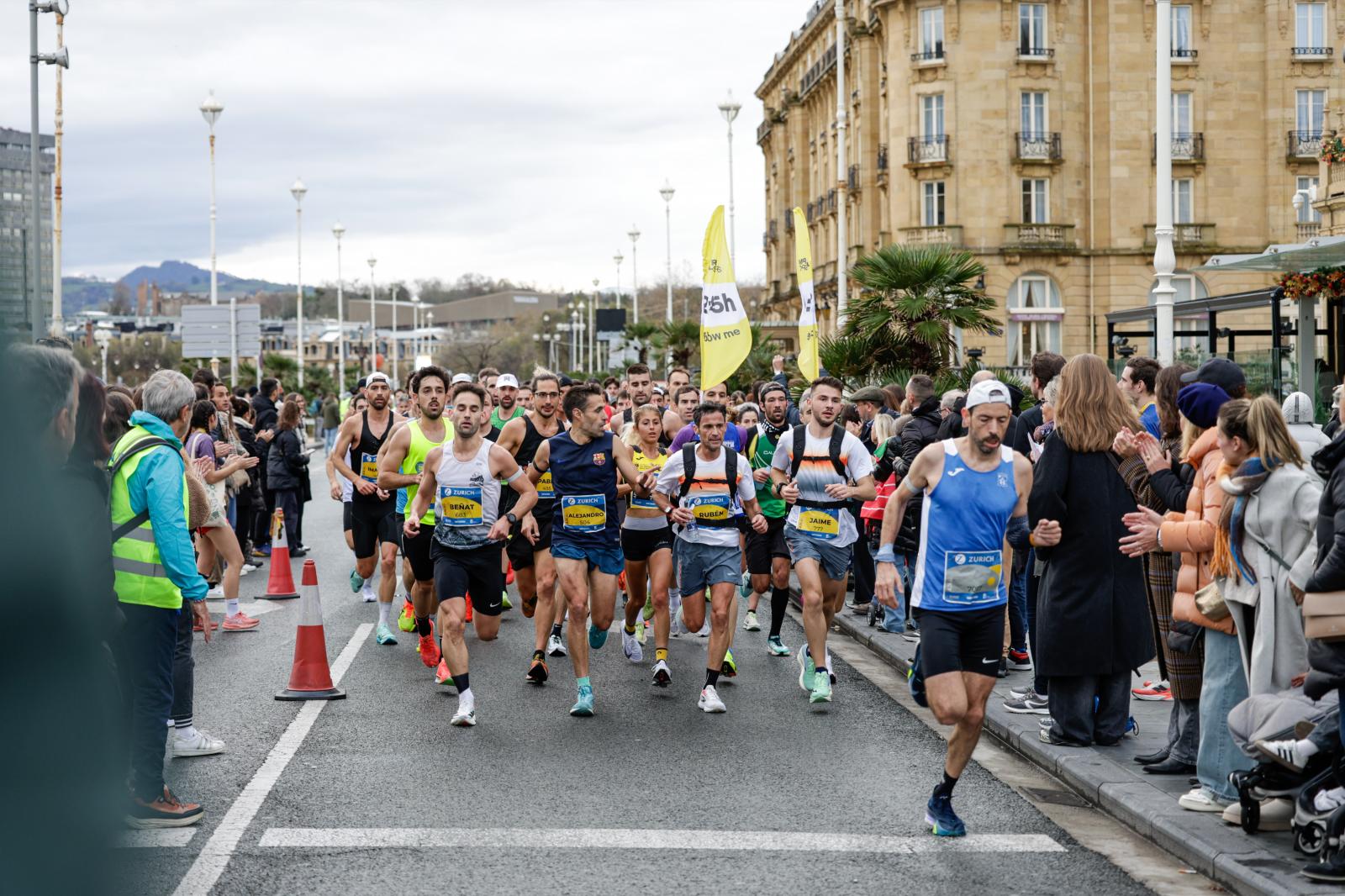 Los 42 kilómetros de la Zurich Maratón, en imágenes