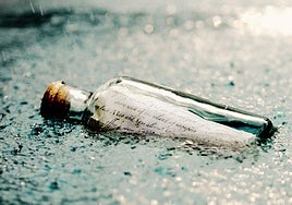 Romances, intrigas y experimentos, cuando las botellas de mar llegaban con mensaje a San Sebastián