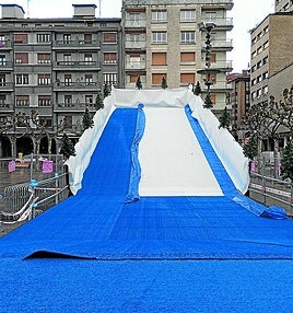 El tobogán volverá a instalarse en las fiestas de Navidad.