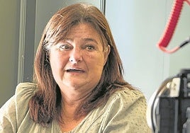 Itziar Loinaz, emocionada durante un momento de la entrevista.