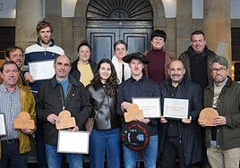 Entrega de la txapela y el galardón a la mejor morcilla de Euskal Herria.