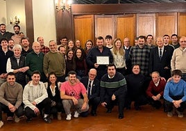 Miembros de la Banda de Música e invitados tras la cena celebrada en el restaurante Beko Errota en el día de Santa Cecilia.