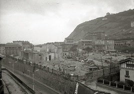 Derribo del Hospital Civil San Antonio Abad en 1960.