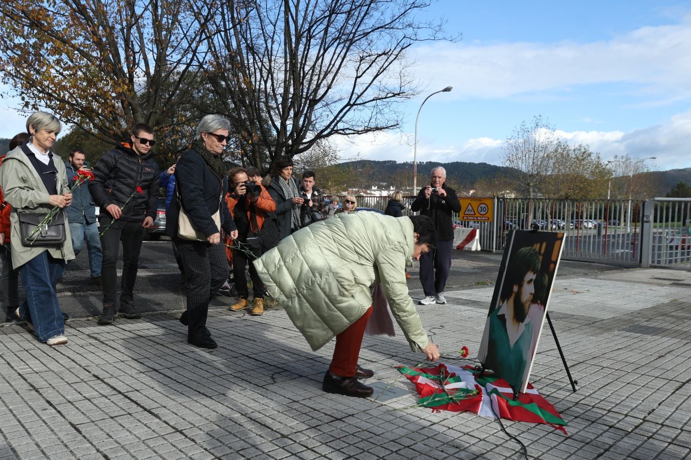 El homenaje a Zabalza en el cuartel de Intxaurrondo, en imágenes