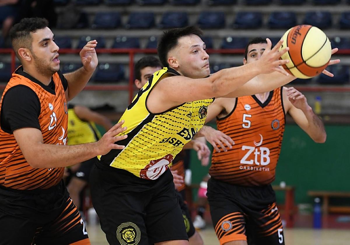 Artesanos Juantxo viaja a Donostia a por la primera victoria.