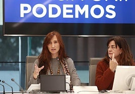 Miren Echeveste y Mariví Eizaguirre, de Elkarrekin Podemos, este viernes en las Juntas Generales de Gipuzkoa.