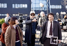 Izaro Nieto, Koldo Almandoz e Iñigo Azpitarte, en un momento del rodaje.