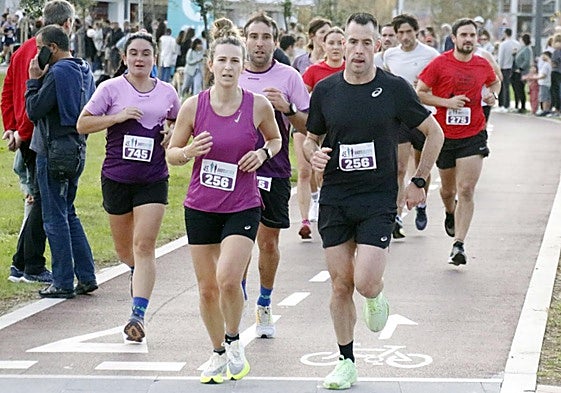 Bikote Mistoen Krosak Amalur parkea zeharkatzen du. ibilbideko gune eder bat aprobetxatuz.