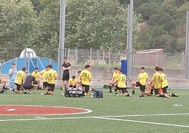 Ohorezko jubenil taldeak bihar eguerdian jokatuko du.