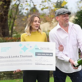 El albañil que ganó 123 millones del Euromillones y abrió un centro para jóvenes con discapacidad: «Me criaron para ayudar»