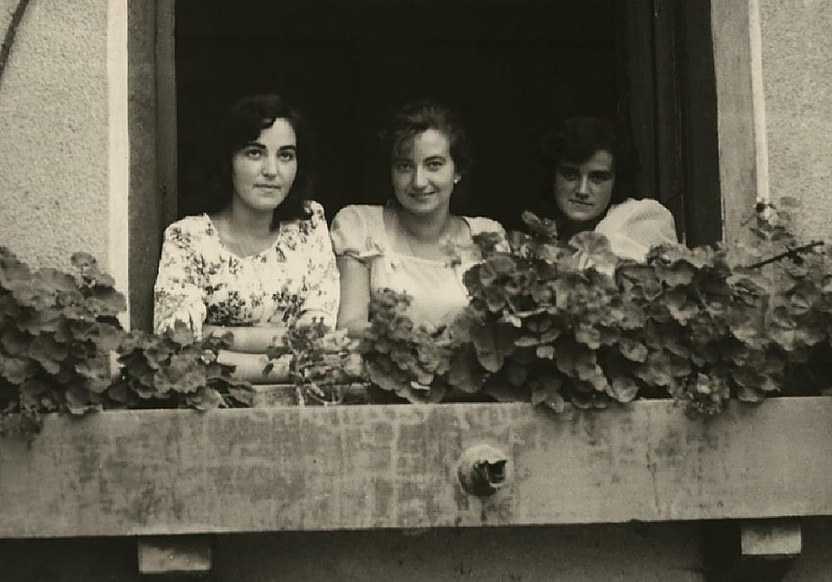 Una de las imágenes del recorrido biográfico de Lurdes Iriondo.