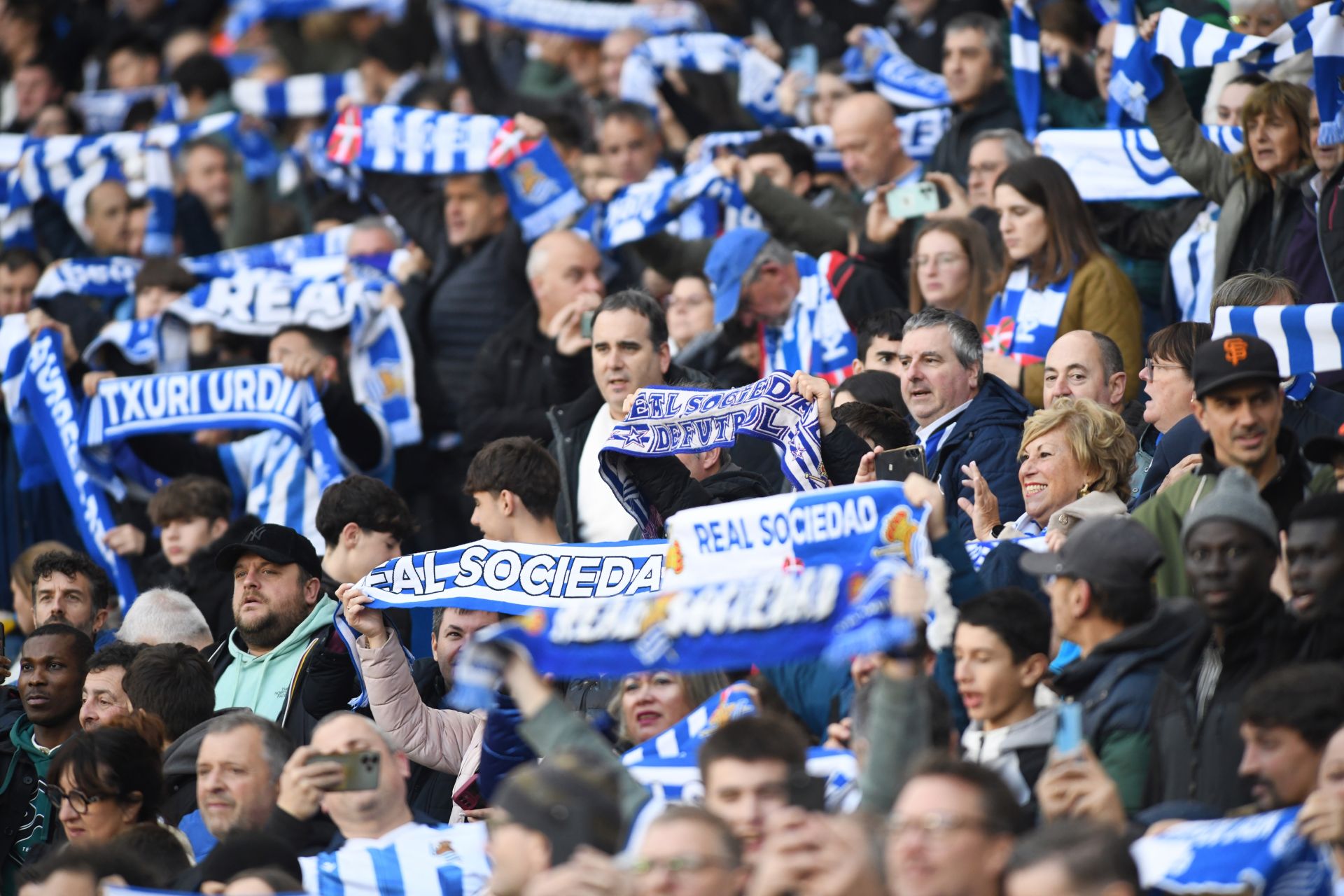Búscate en las gradas de Anoeta