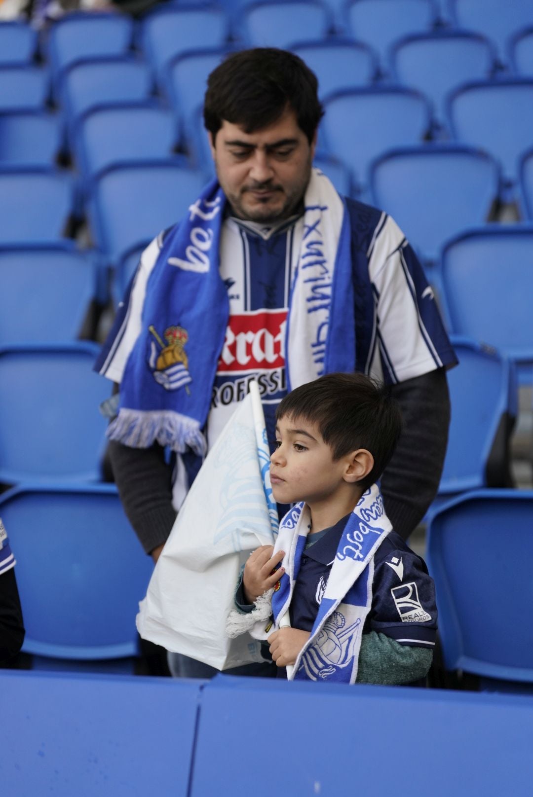 Búscate en las gradas de Anoeta
