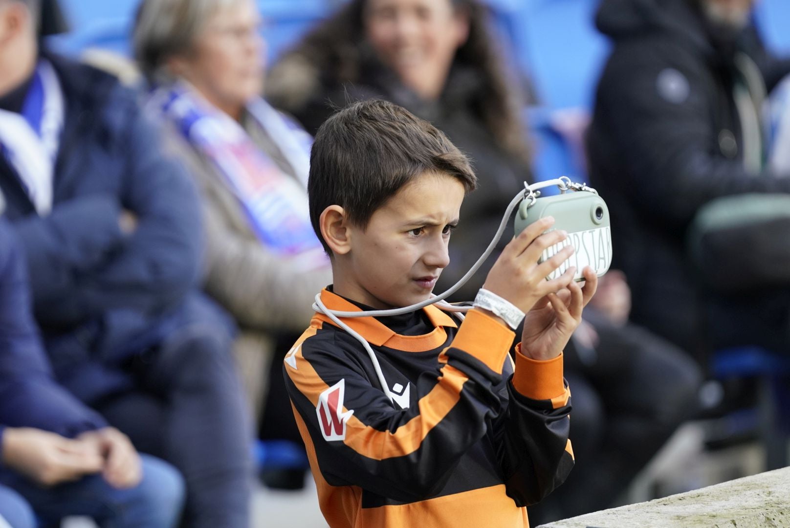 Búscate en las gradas de Anoeta