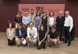 Los representantes de los festivales donostiarra y malagueño entre los que se encuentran José Luis Rebordinos, Lucía Olaciregui, Asier Etxeandia, Loreto Mauleón, Asier Altuna y Koldo Zuazua.