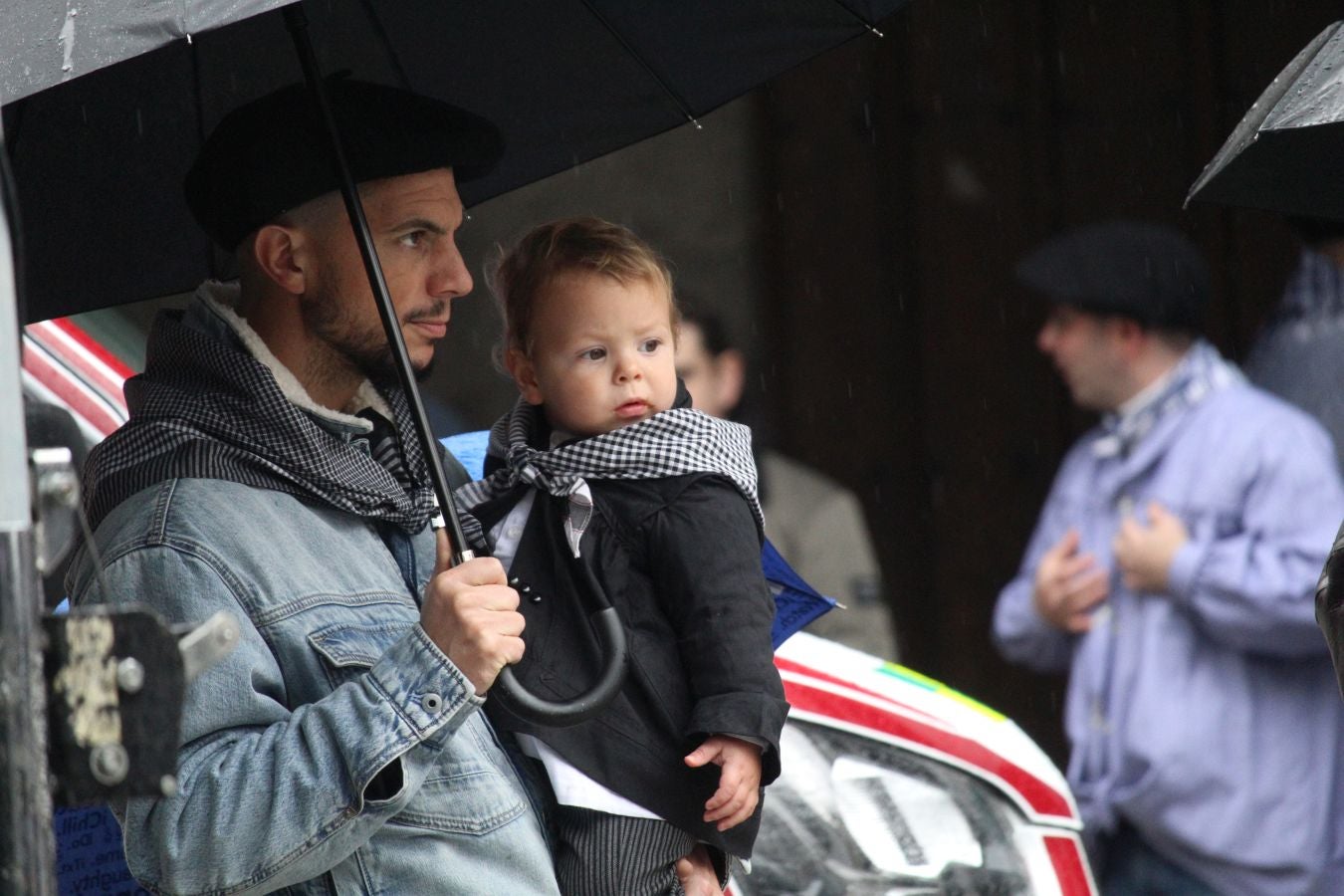 Bizi irudietan Azkoitiko San Andres jaia