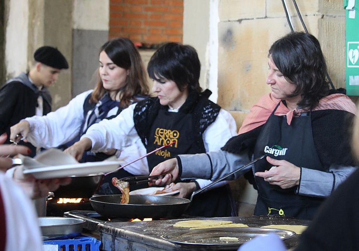 Bizi irudietan Azkoitiko San Andres jaia