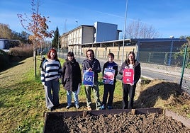 Lehiaketaren antolatzaileek eta iazko irabazleek ekimena aurkeztu dute Toki Alai eskolan.