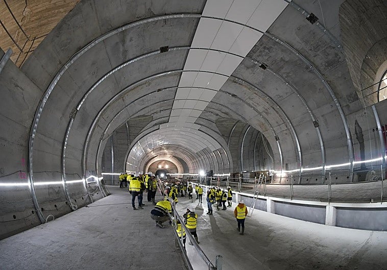 Visita a las obras del Topo de la estación Centro-La Concha que finalizarán en el primer semestre de 2026