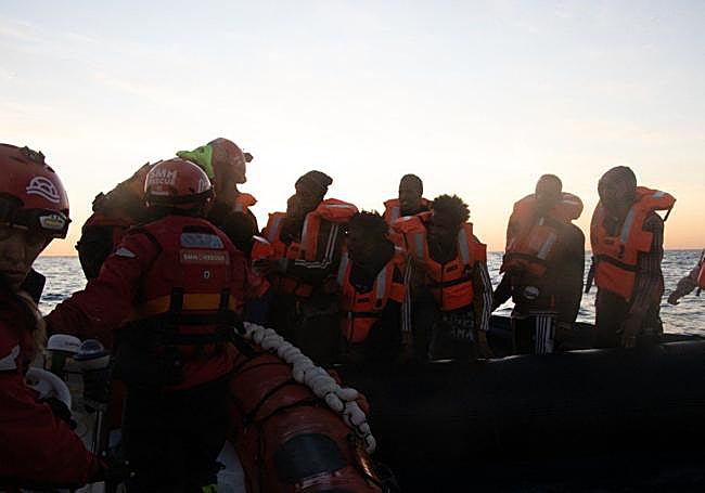 Migrantes que estaban a la deriva.