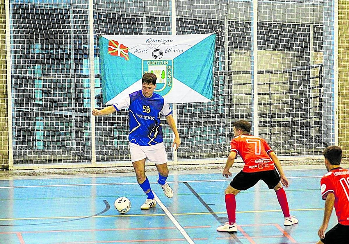 El equipo de Tercera División estatal del Oiartzun jugó este pasado fin de semana en Elorsoro ante el Kukuyaga.
