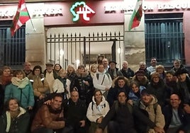 San Pedro abesbatzako kideak, Parisen