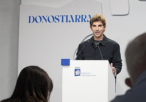Insausti, durante la rueda de prensa de ayer tras la reunión de la junta de gobierno.