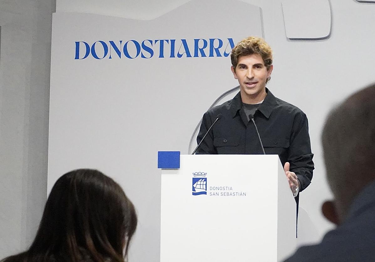 Insausti, durante la rueda de prensa de ayer tras la reunión de la junta de gobierno.