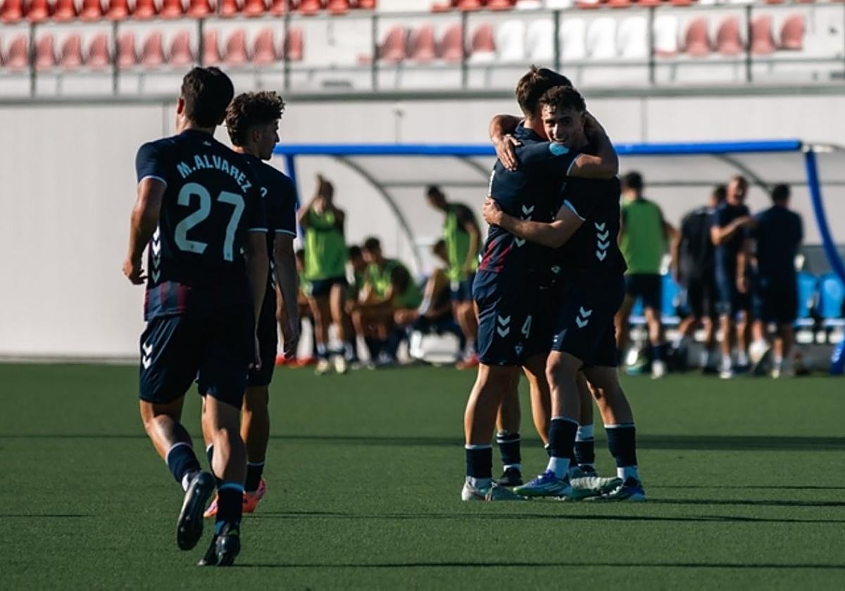 El filial armero logró una gran victoria en Areitio ante el Aragón.