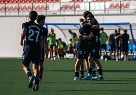 El filial armero logró una gran victoria en Areitio ante el Aragón.