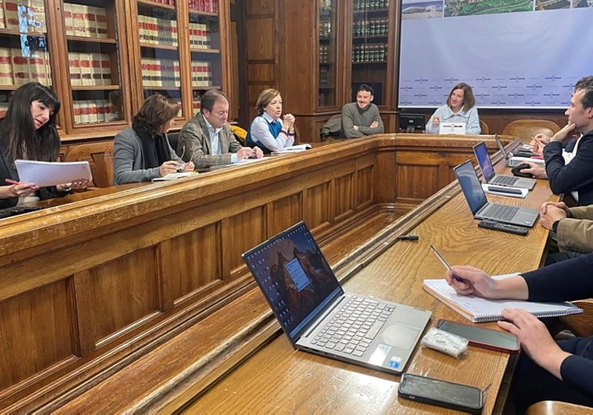 Un momento de la sesión celebrada este martes en el ayuntamiento.