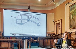 Borja Olazabal, Cristina Laborda y Txomin Gutiérrez, ayer en la renovada plaza Florencio Iracheta.