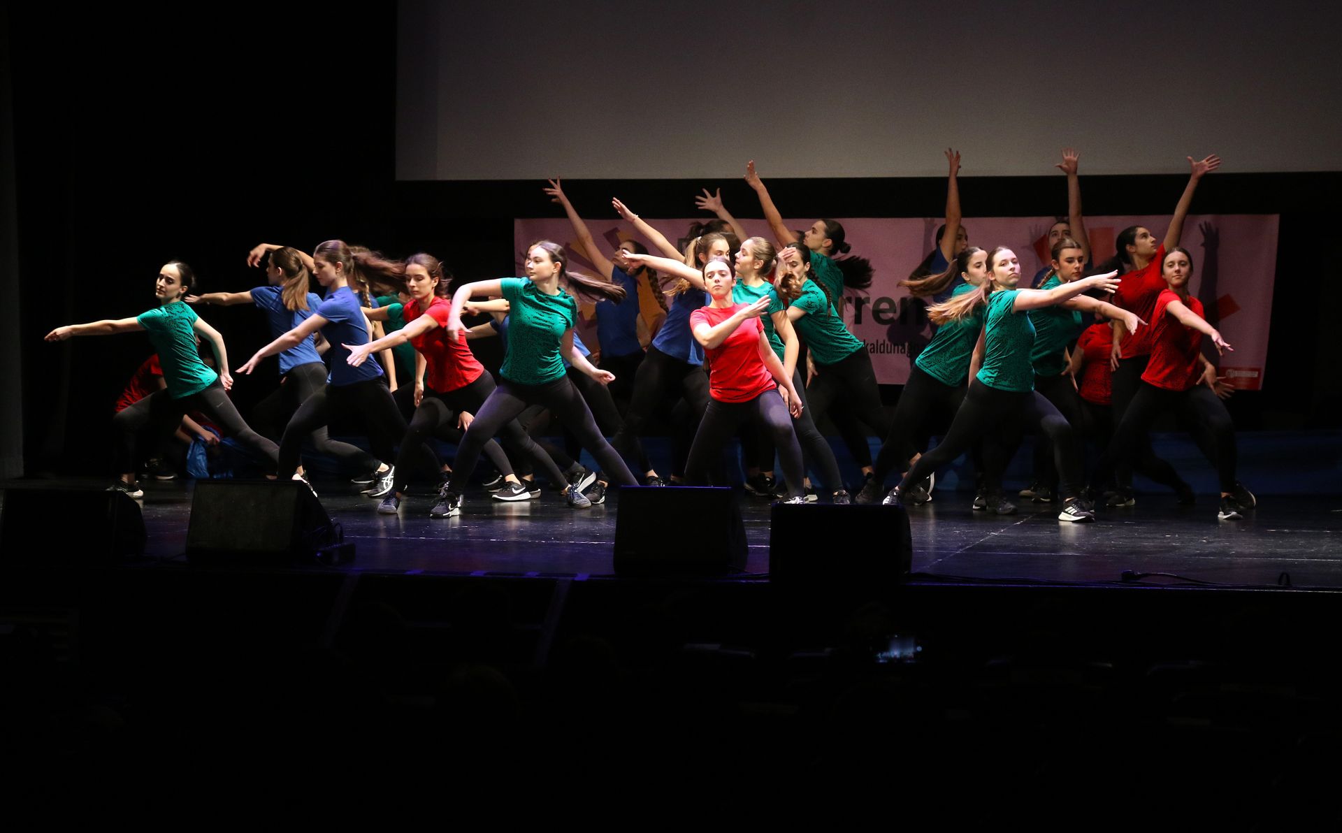 Bailarinas de Biraka dantza taldea.