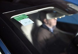 Vehículo con distintivo VTC en Gipuzkoa, que presta un servicio distinto al de Uber o Cabify, tipo 'premium' y con reserva previa.