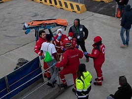 El Aita Mari desembarca a los 26 migrantes rescatados tras dos días de navegación