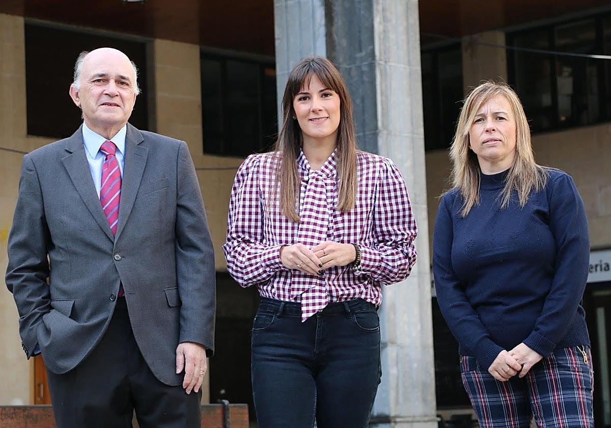 Los concejales jeltzales, Luis María Oyarbide, Elixabete Murua y Jaione Franco