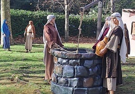 El Belén cuenta con figuras de tamaño natural, algunas de ellas dotadas de movimiento.