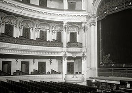 Parte de los palcos y butacas del teatro del Gran Kursaal.