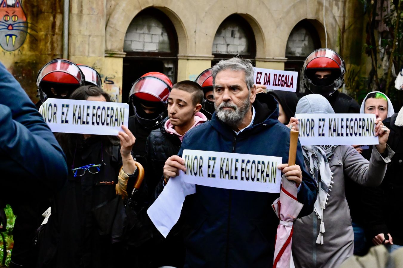 Desalojo del edificio okupado en Martutene