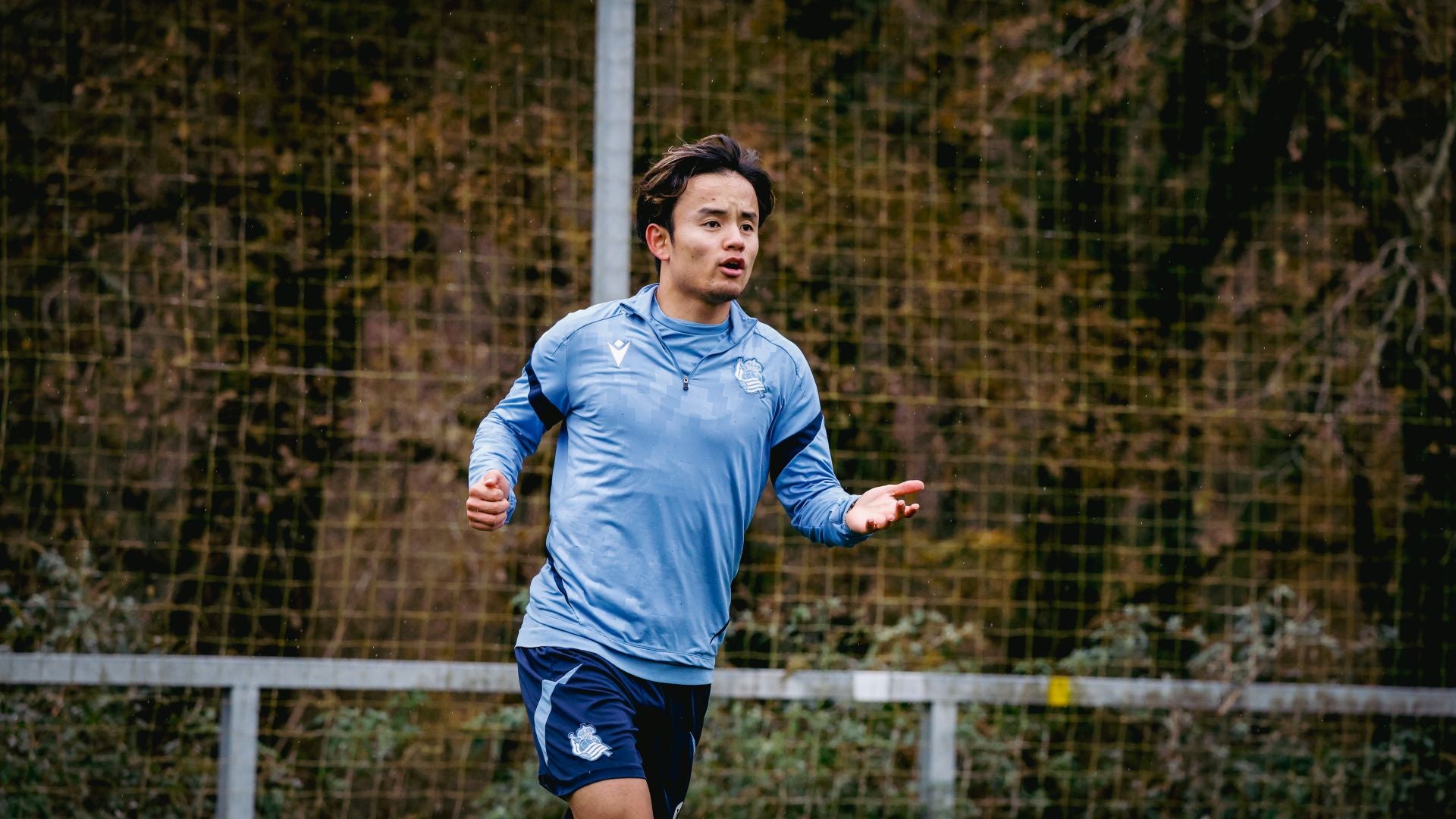 Lluvia y un gol de chilena pensando ya en Mendizorrotza