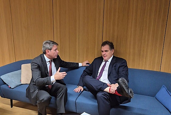 José Antonio Santano se ha reunido en Bruselas con el ministro de Transportes francés, Tabarot.