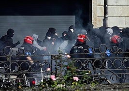 Esan pide recuperar las pelotas de goma ante «el repunte de la violencia callejera» y el aumento de agresiones a ertzainas