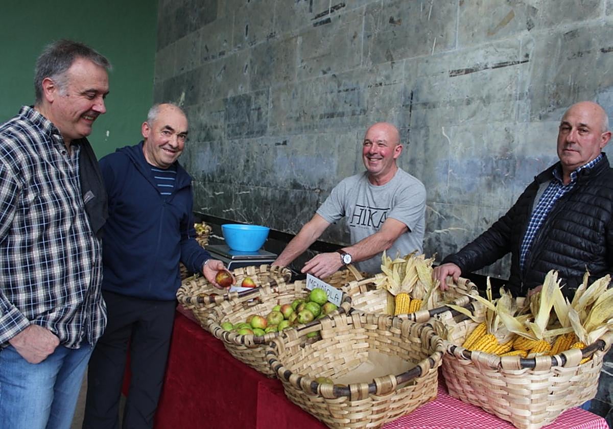 Iazko Sagarren Azokan, herritarrak.