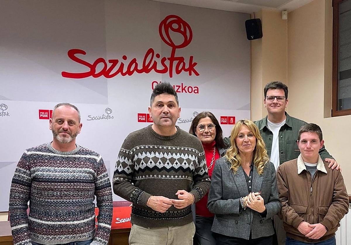 Representantes del PSE-EE de la comarca han contestado a EH Bildu y presentado sus enmiendas a los estatutos.