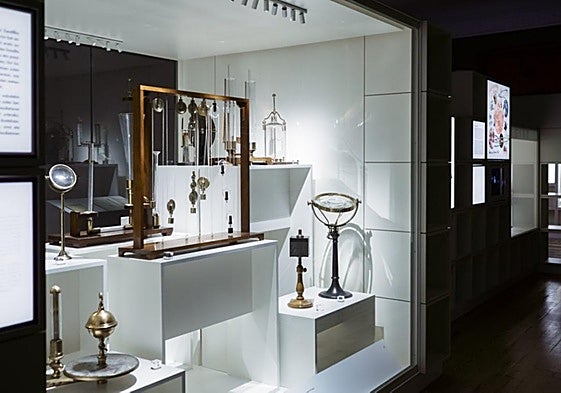 Y además la posibilidad de visitar las colecciones de aparatos científicos.