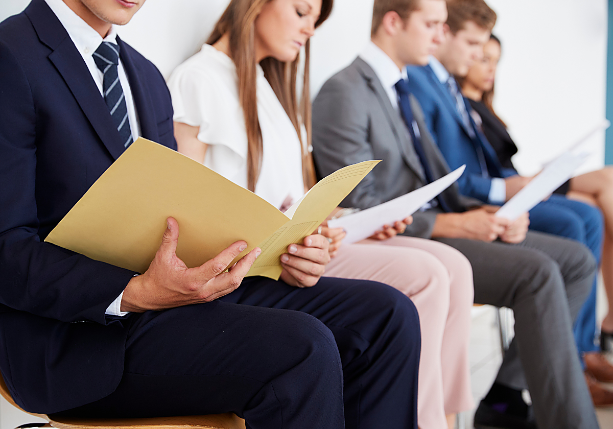 Las preguntas ilegales en una entrevista de trabajo que nunca deberías responder, según el abogado Sebastián Ramírez