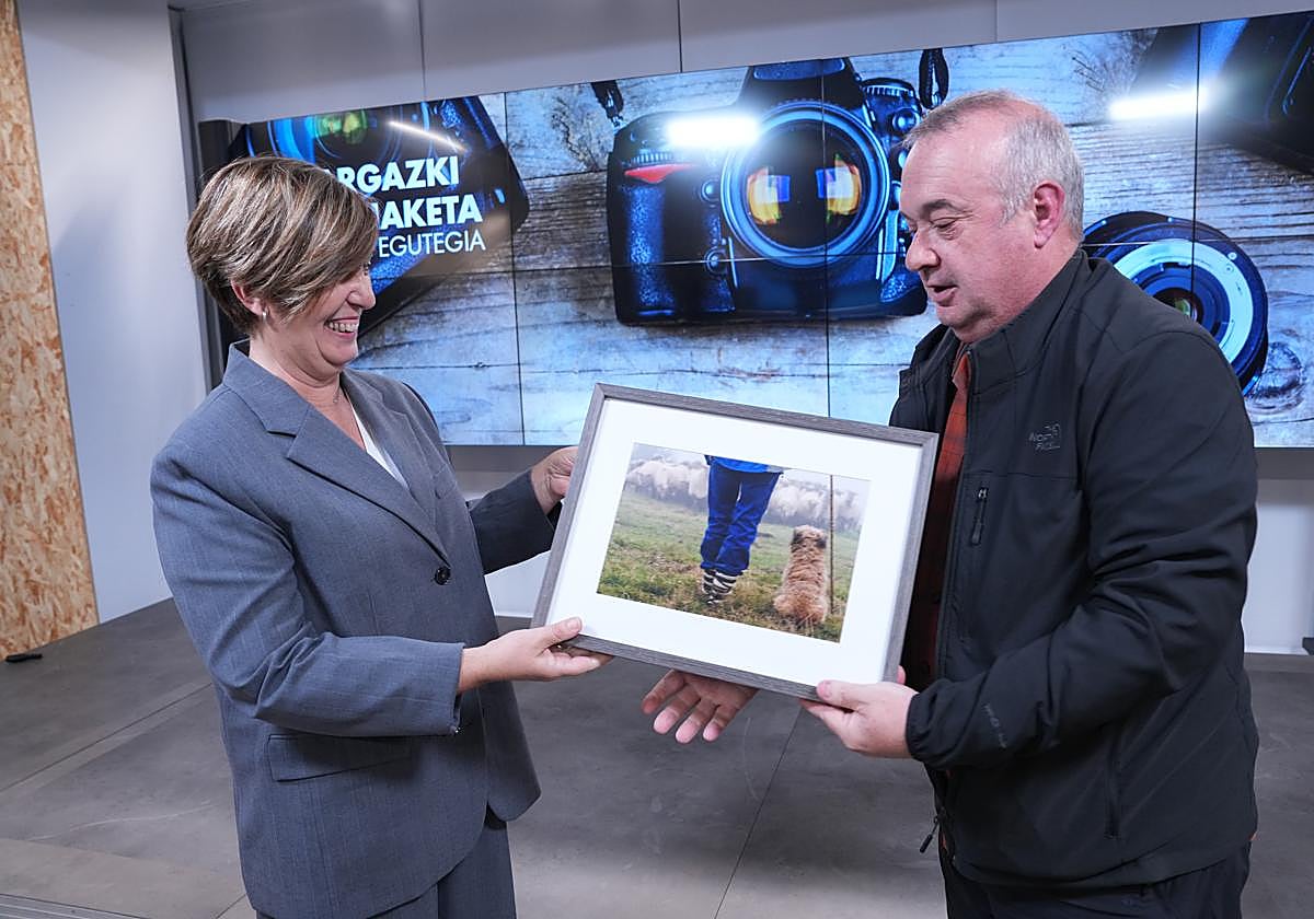 Foru Aldundiak 2026ko egutegi forala banatuko du udalerri guztietan, abenduaren 9tik 19ra