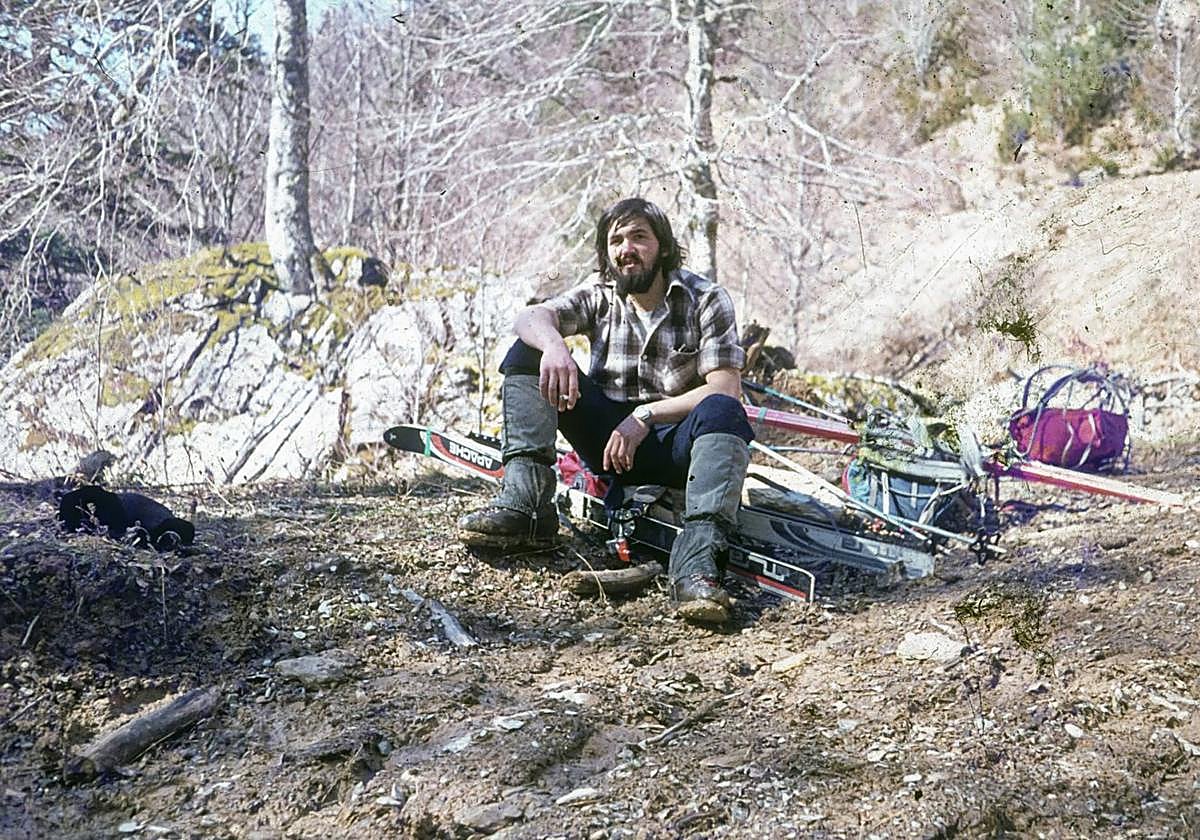 Fotograma con un joven Juanito, del film dirigido por Javi Álvaro, «Oiarzabal, entre Juan y Juanito» de su vida personal y deportiva.